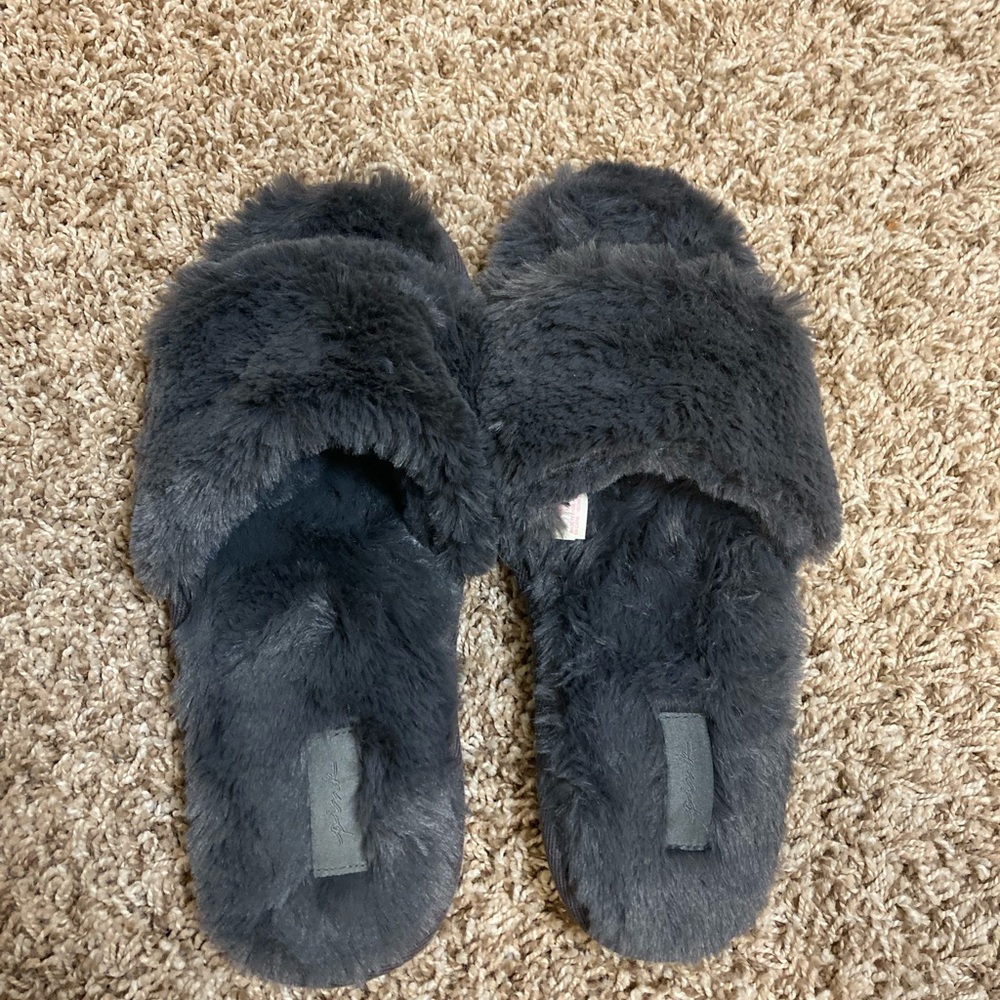 PINK Victoria’s Secret Grey Fuzzy Slides Slippers Large 9-10